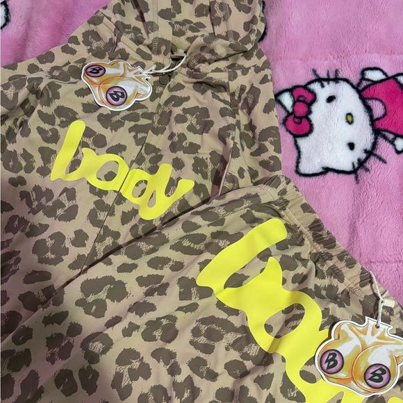 Beige Leopard Print BODYBYRAVEN limited set. - Picture 2 of 4